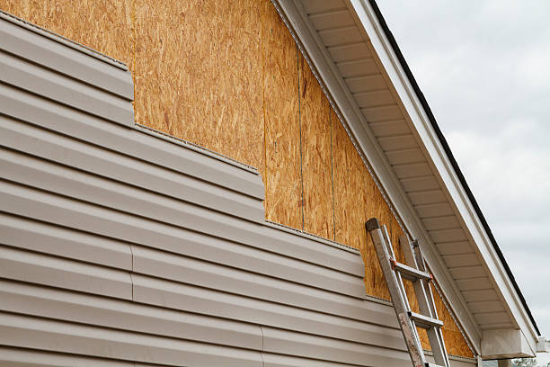 Professional Fiber Cement Siding technician working in Lisle, IL